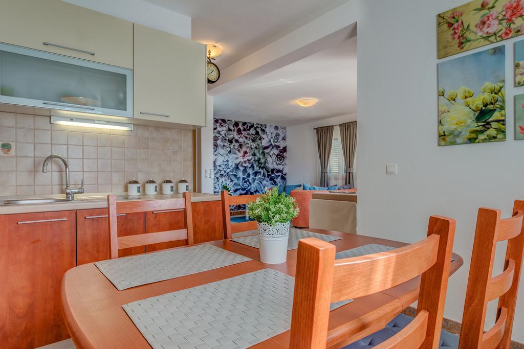 Holiday Home Mirna Vala Sevid Exterior photo