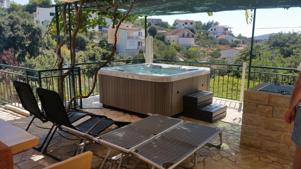 Holiday Home Mirna Vala Sevid Exterior photo